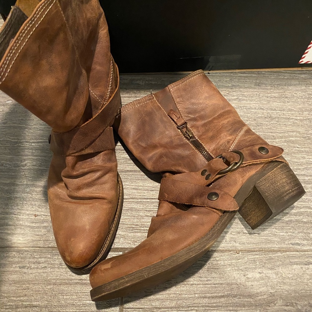 Women’s dress boots